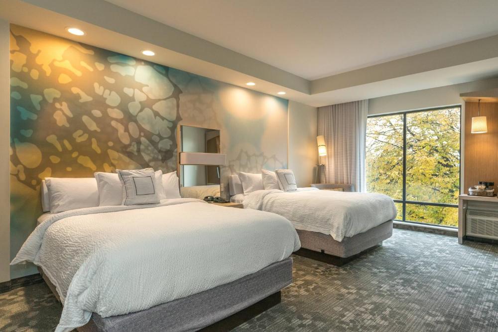 Guest room, 2 Queen interior